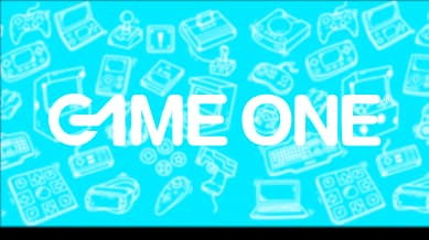 Le logo Game One en blanc sur un fond turquoise couvert d'illustrations de consoles et de manettes.